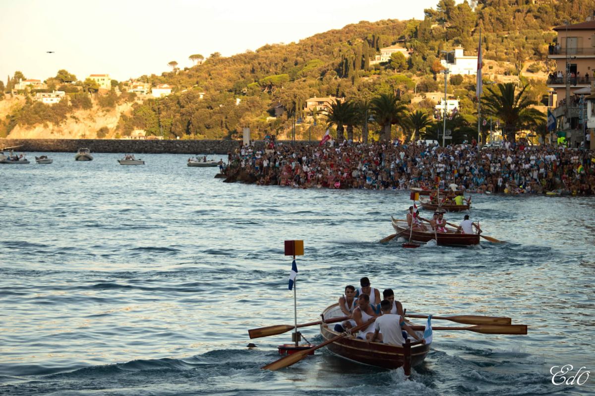 palio marinaro in proto santo stefano, tuscany - photo from palioargentario.it